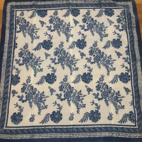 VTG ANOKHI SCARF IN CORNFLOWER BLUE - Picture 4 of 11